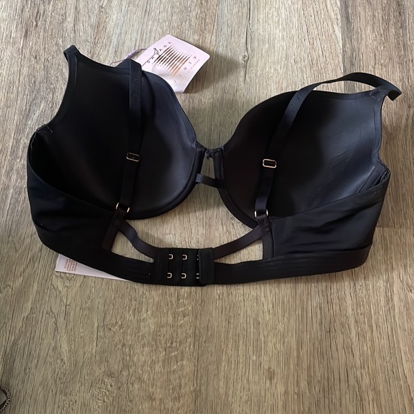 NWT SAVAGE FENTY BRAS (2) 38C - Picture 3 of 6